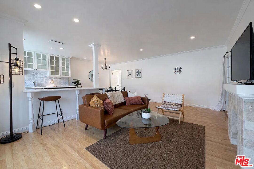 1027 20th Street, Unit S Santa Monica, CA 90403 - Photo 3 of 13