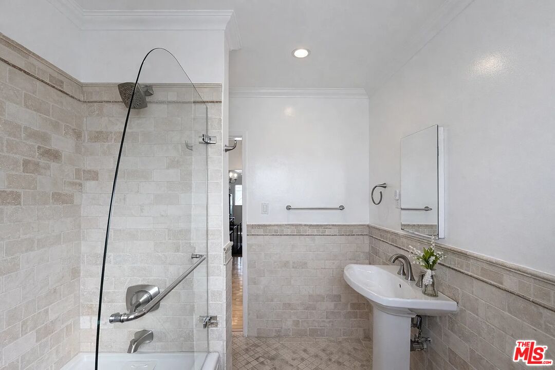 1027 20th Street, Unit S Santa Monica, CA 90403 - Photo 10 of 13