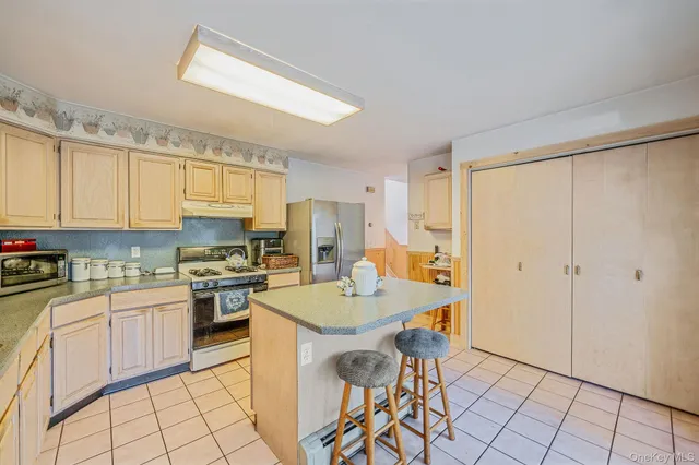 $849,000 | 484 Brookhaven Avenue, Riverhead, NY 11901