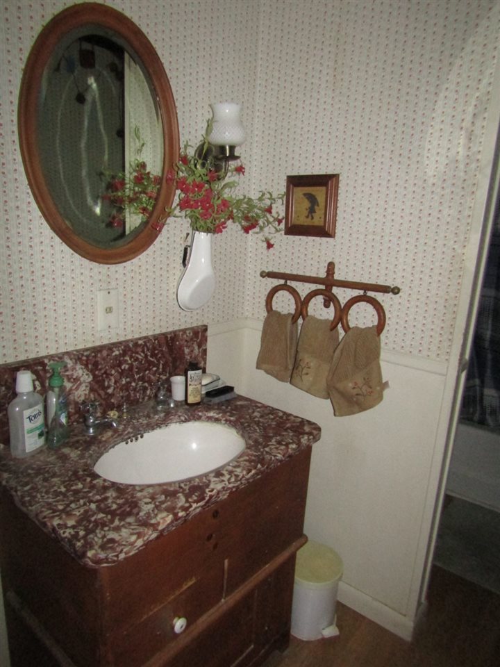 102 Grand Avenue Swanton, VT 05488 - Photo 7 of 12 Gallery Image 7