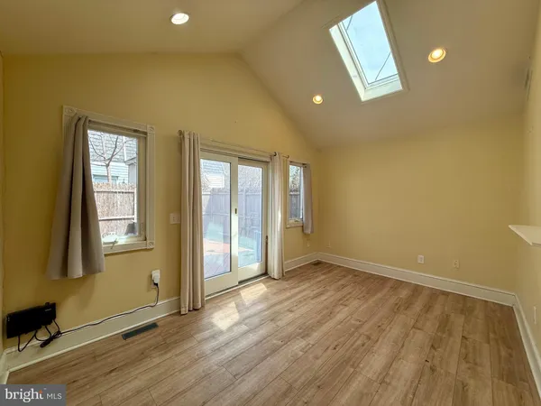 $2,800 | 2623 West 18th Street, Wilmington, DE 19806