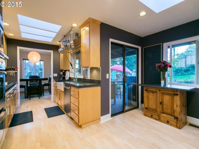 18550 Southwest Hart Road Beaverton, OR 97007 - Photo 5 of 16 Gallery Image 5