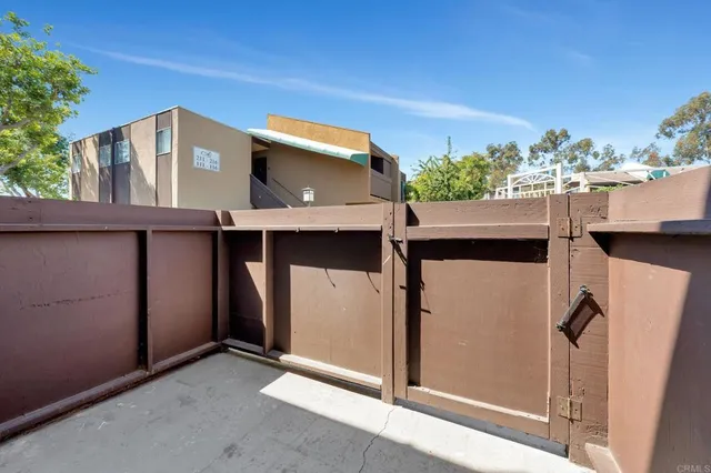 a house view with a outdoor space