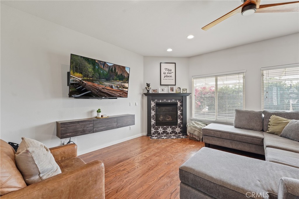 14289 Meadowlands Drive Riverside, CA 92503 - Photo 10 of 62 Living Room & Fireplace