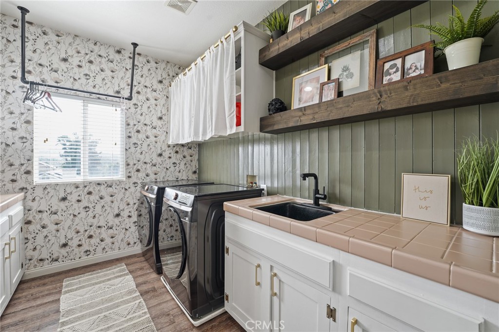 14289 Meadowlands Drive Riverside, CA 92503 - Photo 29 of 62 Landry Room