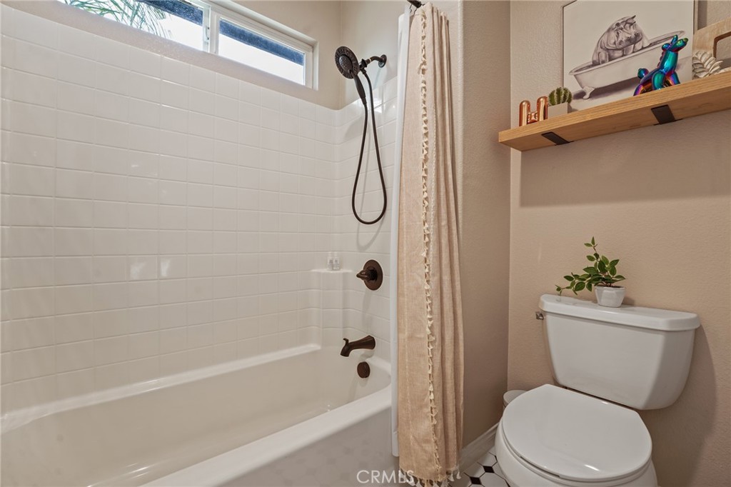 14289 Meadowlands Drive Riverside, CA 92503 - Photo 35 of 62 Full Bath