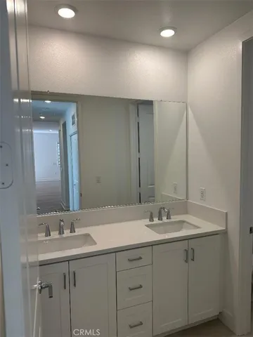 $5,200 | 512 Nielson, Irvine, CA 92618