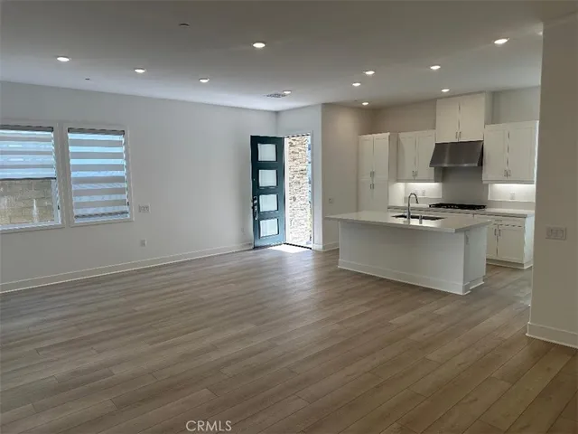 $5,200 | 512 Nielson, Irvine, CA 92618