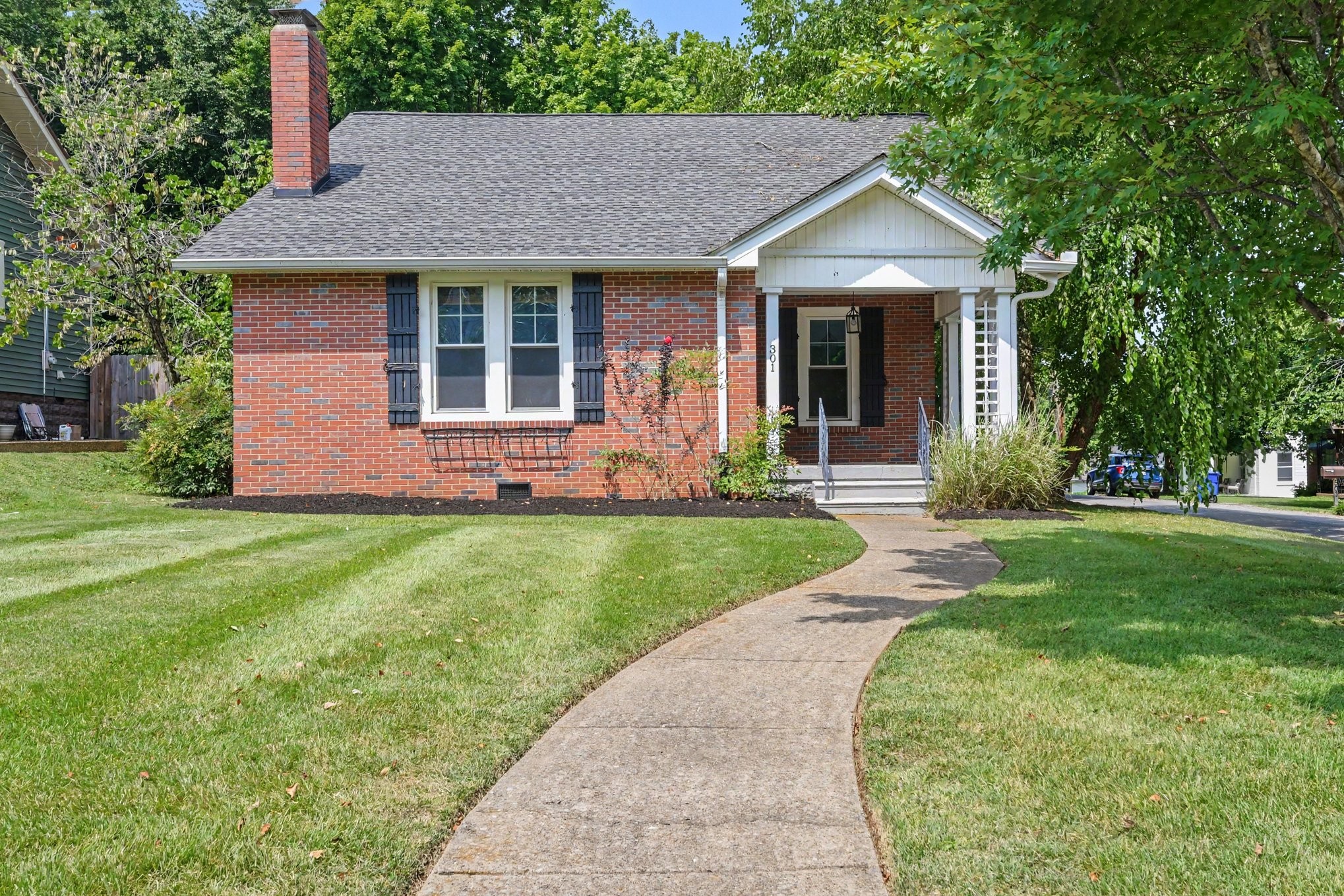 301 North Garner Street Springfield, TN 37172 - Photo 1 of 27