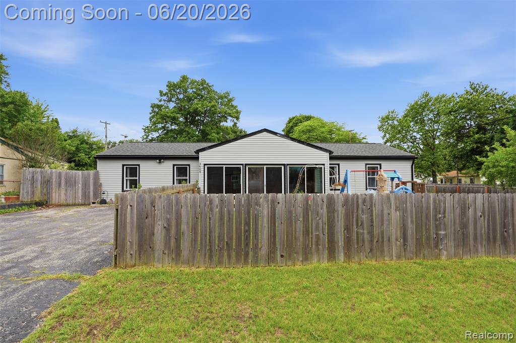 3604 Minton Road Lake Orion, MI 48359 - Photo 2 of 54
