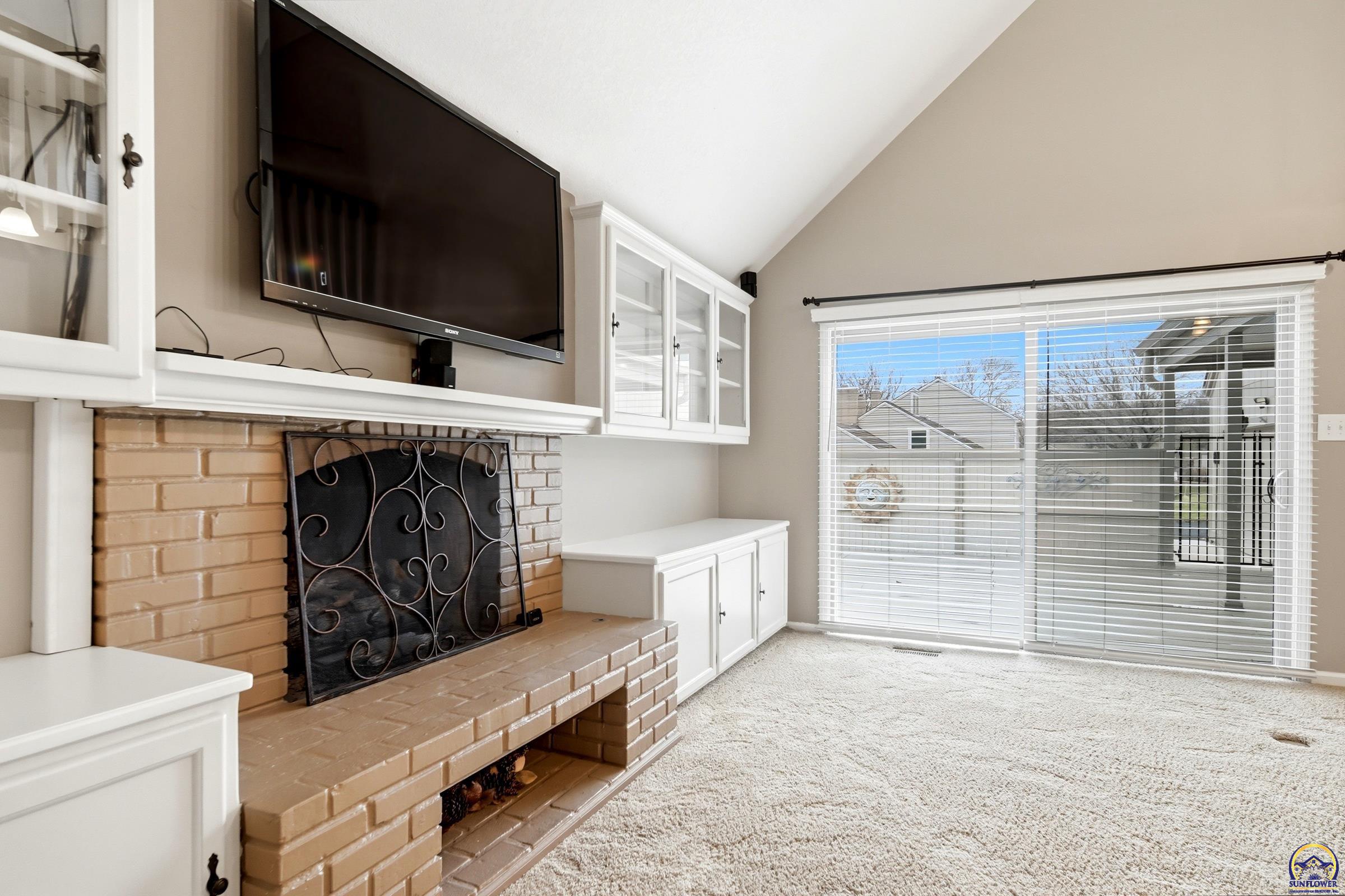 84 Southwest Pepper Tree Lane Topeka, KS 66611 - Photo 11 of 51