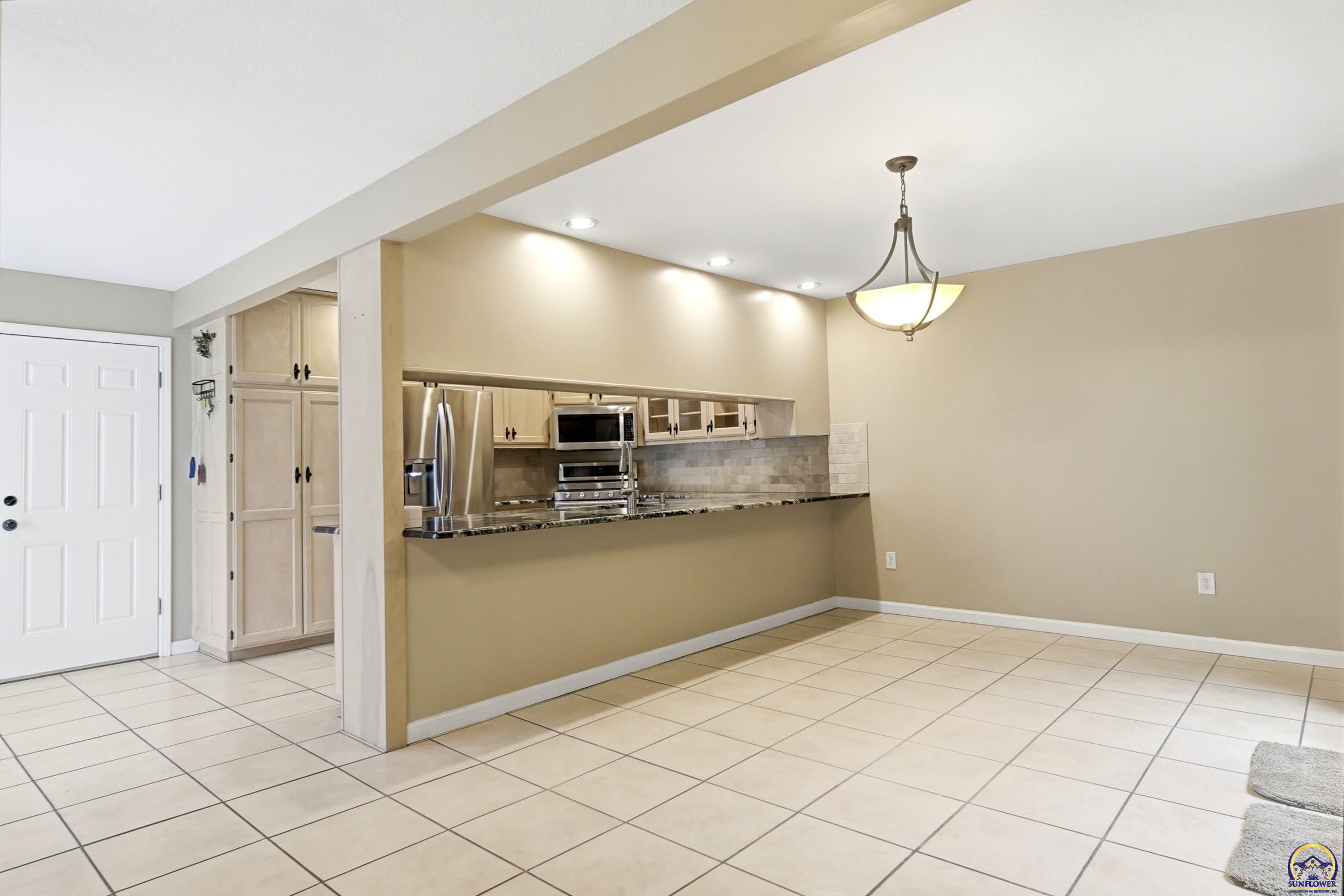 84 Southwest Pepper Tree Lane Topeka, KS 66611 - Photo 14 of 51