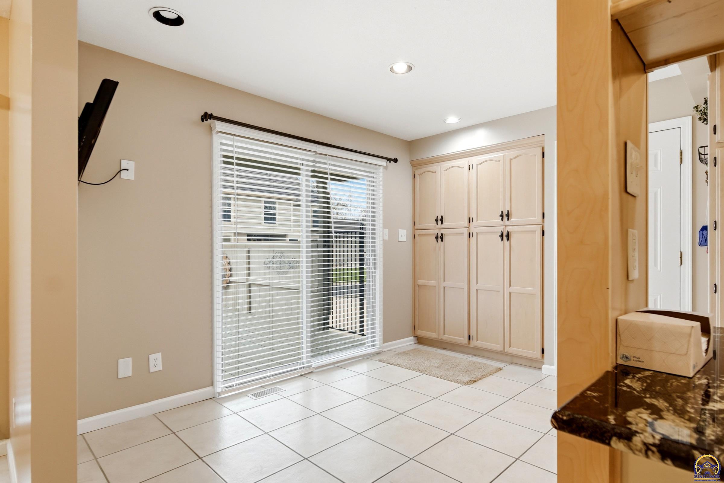 84 Southwest Pepper Tree Lane Topeka, KS 66611 - Photo 15 of 51