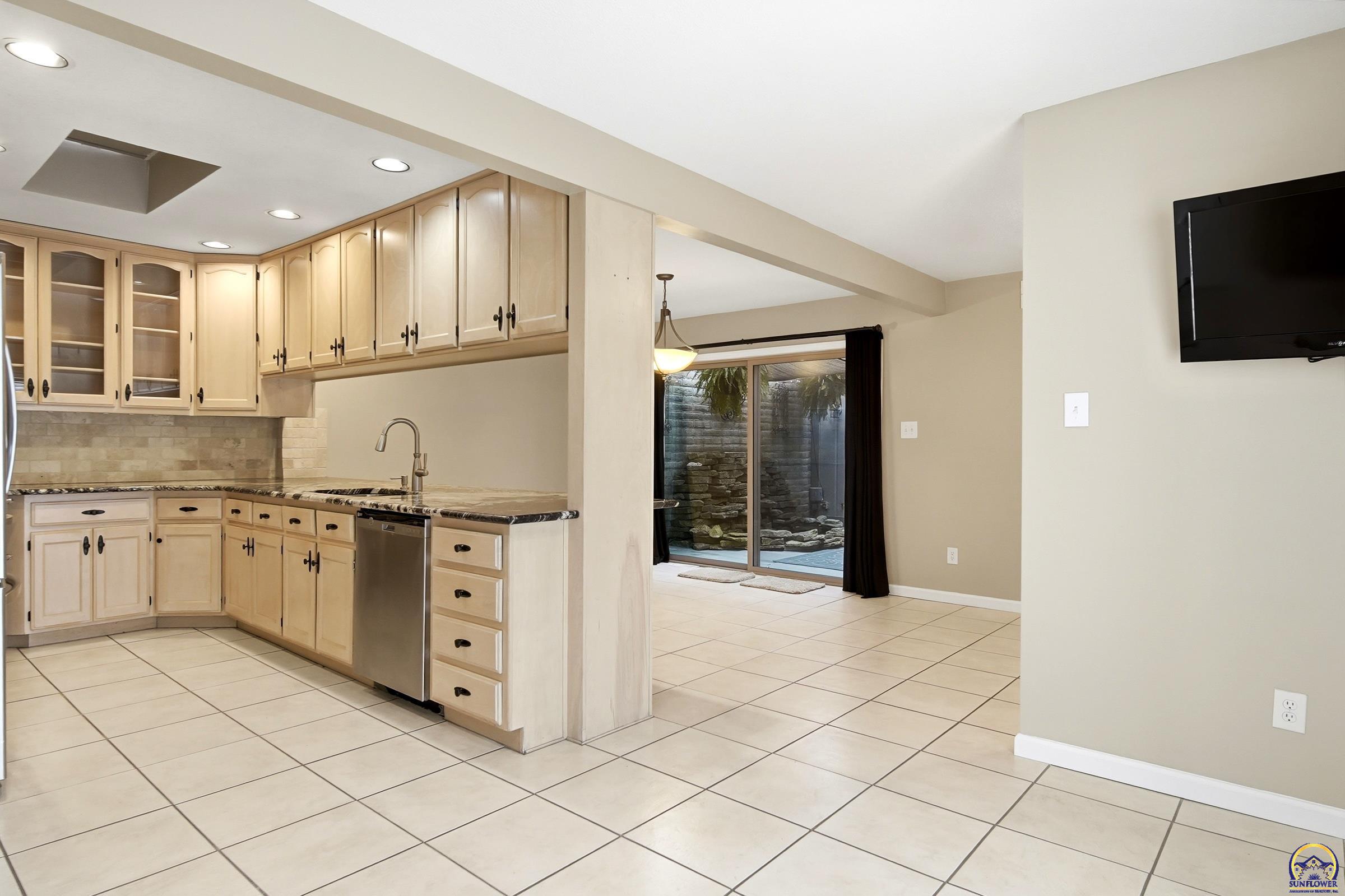 84 Southwest Pepper Tree Lane Topeka, KS 66611 - Photo 16 of 51