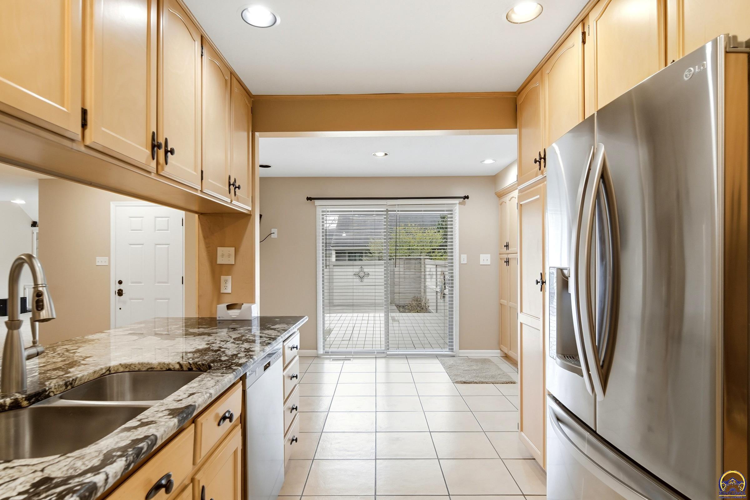 84 Southwest Pepper Tree Lane Topeka, KS 66611 - Photo 19 of 51