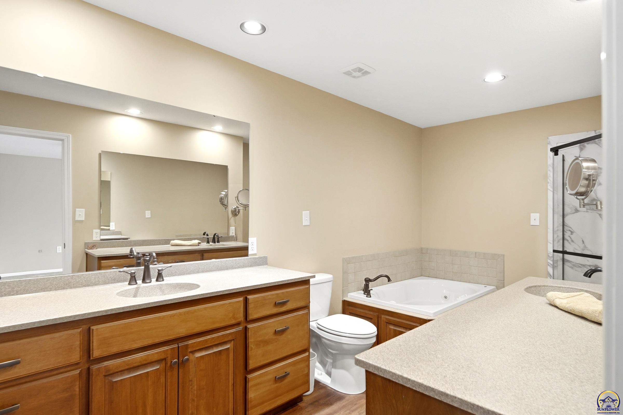 84 Southwest Pepper Tree Lane Topeka, KS 66611 - Photo 23 of 51