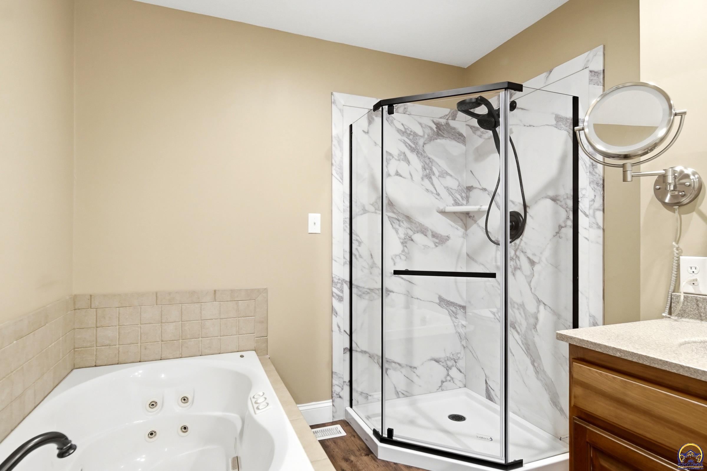 84 Southwest Pepper Tree Lane Topeka, KS 66611 - Photo 24 of 51