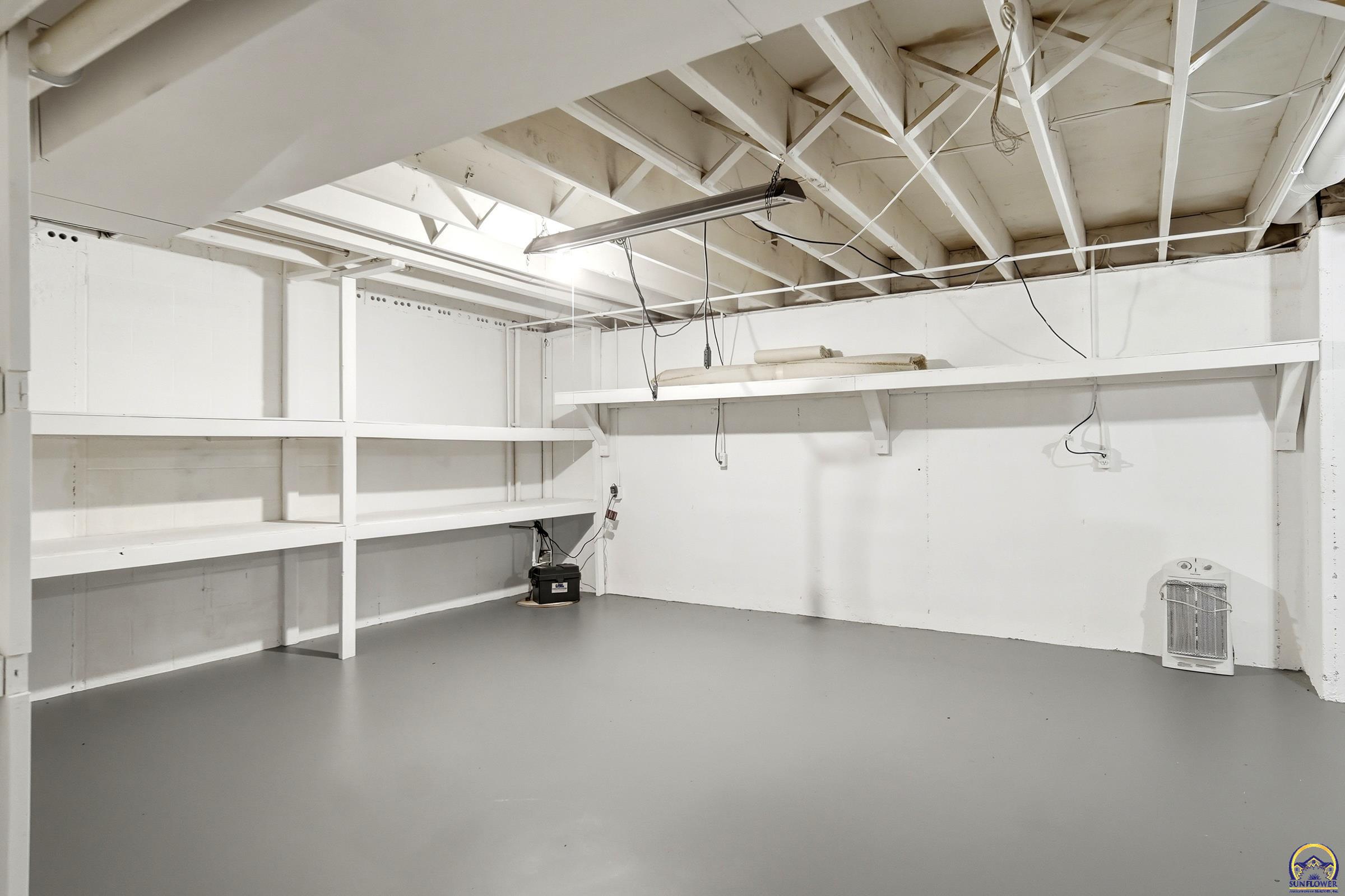 84 Southwest Pepper Tree Lane Topeka, KS 66611 - Photo 47 of 51