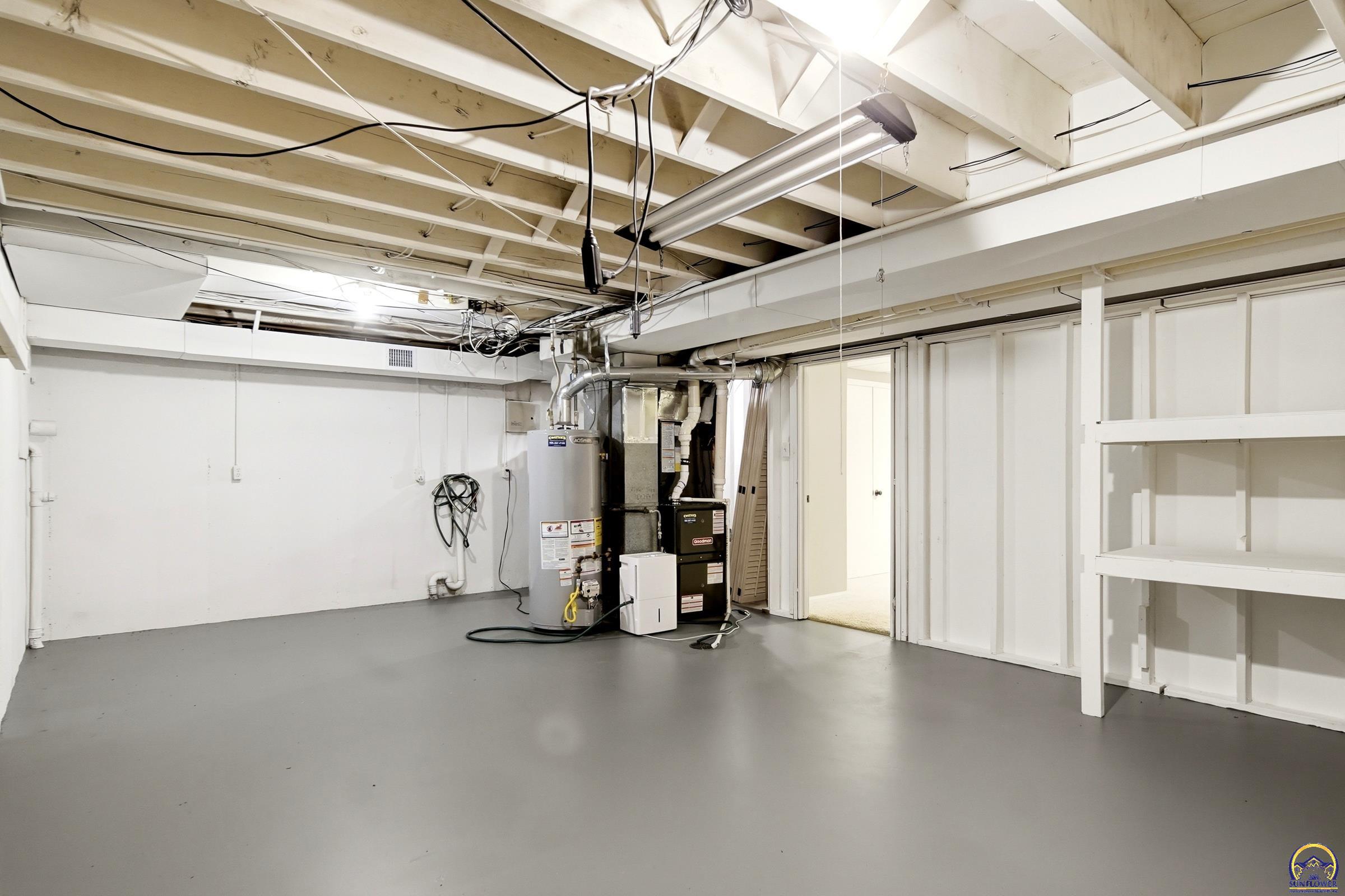 84 Southwest Pepper Tree Lane Topeka, KS 66611 - Photo 48 of 51