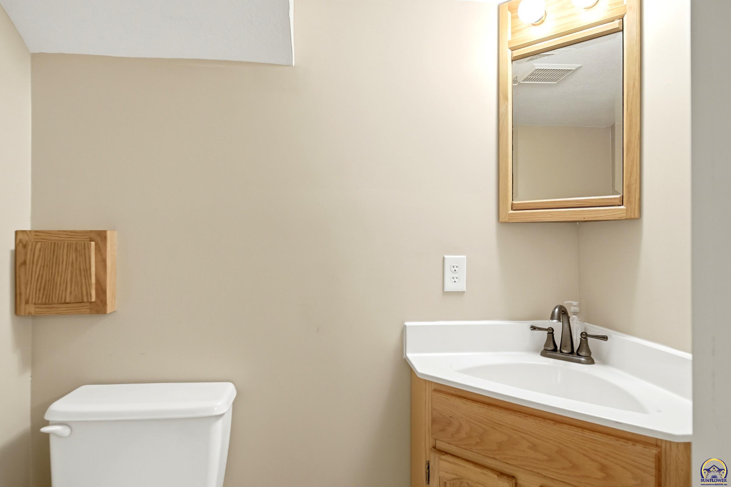 84 Southwest Pepper Tree Lane Topeka, KS 66611 - Photo 49 of 51