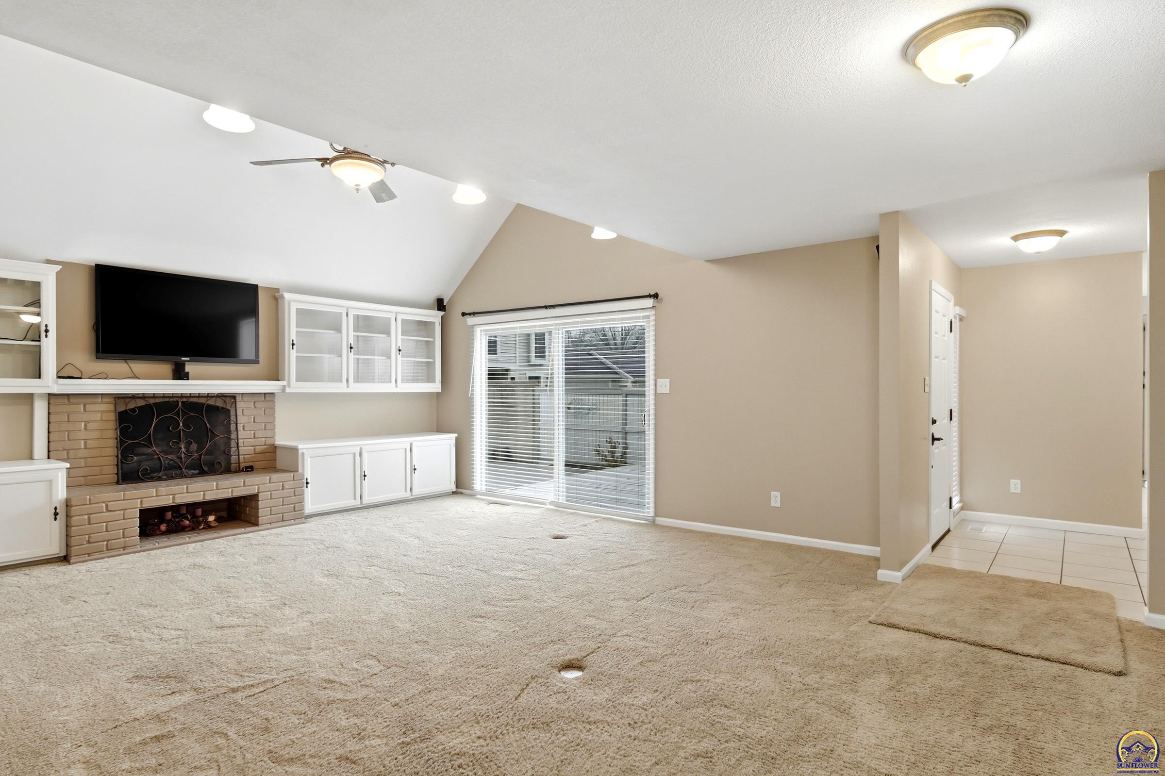 84 Southwest Pepper Tree Lane Topeka, KS 66611 - Photo 10 of 51