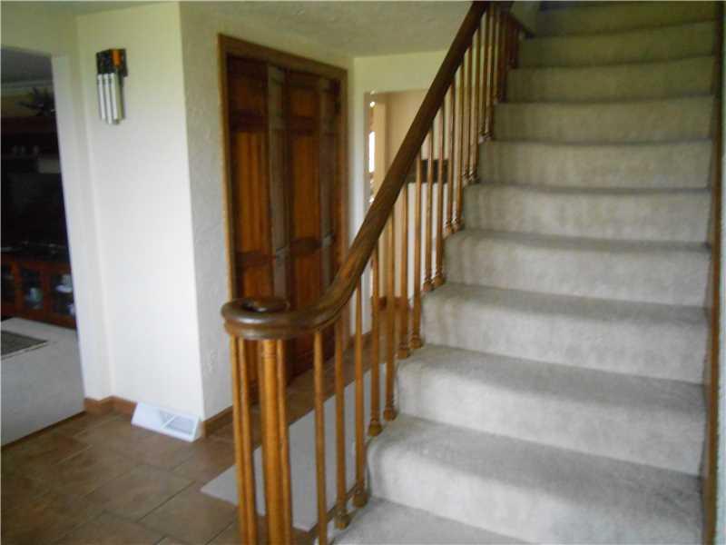 232 Marguerite Road Latrobe, PA 15650 - Photo 7 of 25 Entry/Foyer.