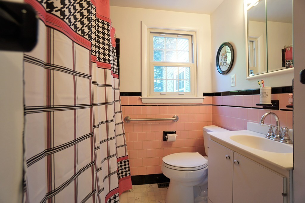 39 Robin Road Westborough, MA 01581 - Photo 14 of 30 Gallery Image 14