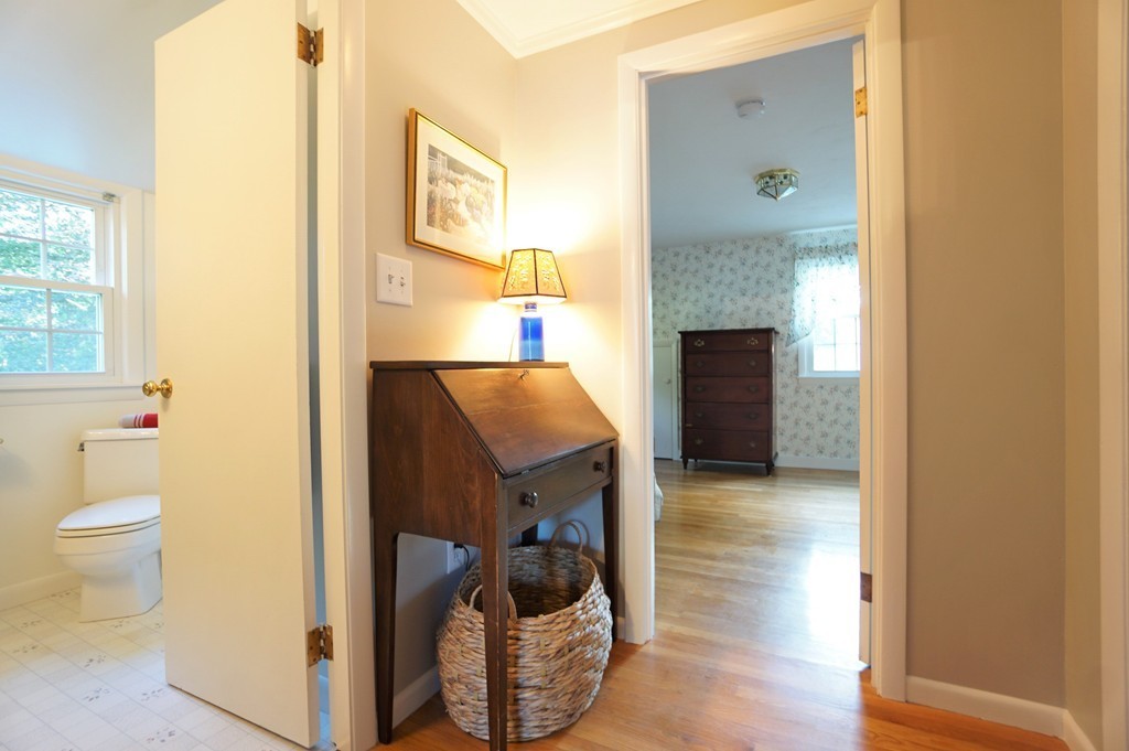 39 Robin Road Westborough, MA 01581 - Photo 16 of 30 Gallery Image 16