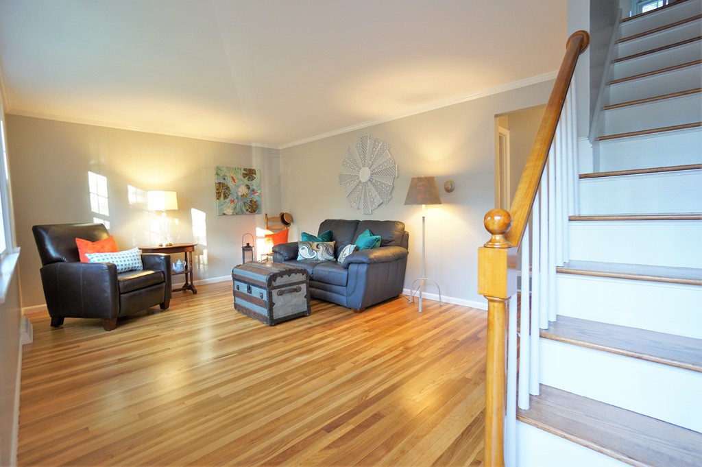 39 Robin Road Westborough, MA 01581 - Photo 2 of 30 Gallery Image 2