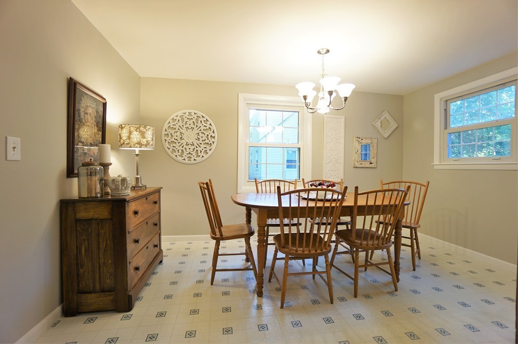 39 Robin Road Westborough, MA 01581 - Photo 9 of 30 Gallery Image 9