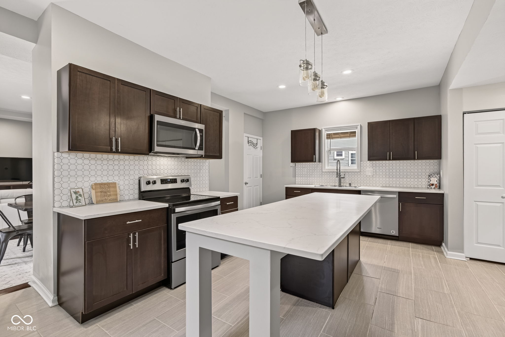 1037 Keystone Avenue Indianapolis, IN 46201 - Photo 10 of 32