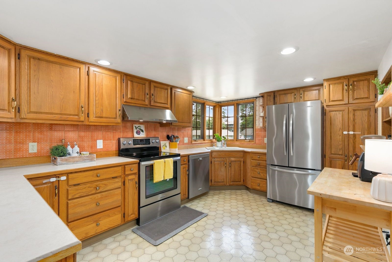16613 126th Avenue Southeast Renton, WA 98058 - Photo 8 of 25 Gallery Image 8