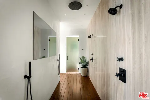 $4,195,000 | 839 North Genesee Avenue, Los Angeles, CA 90046