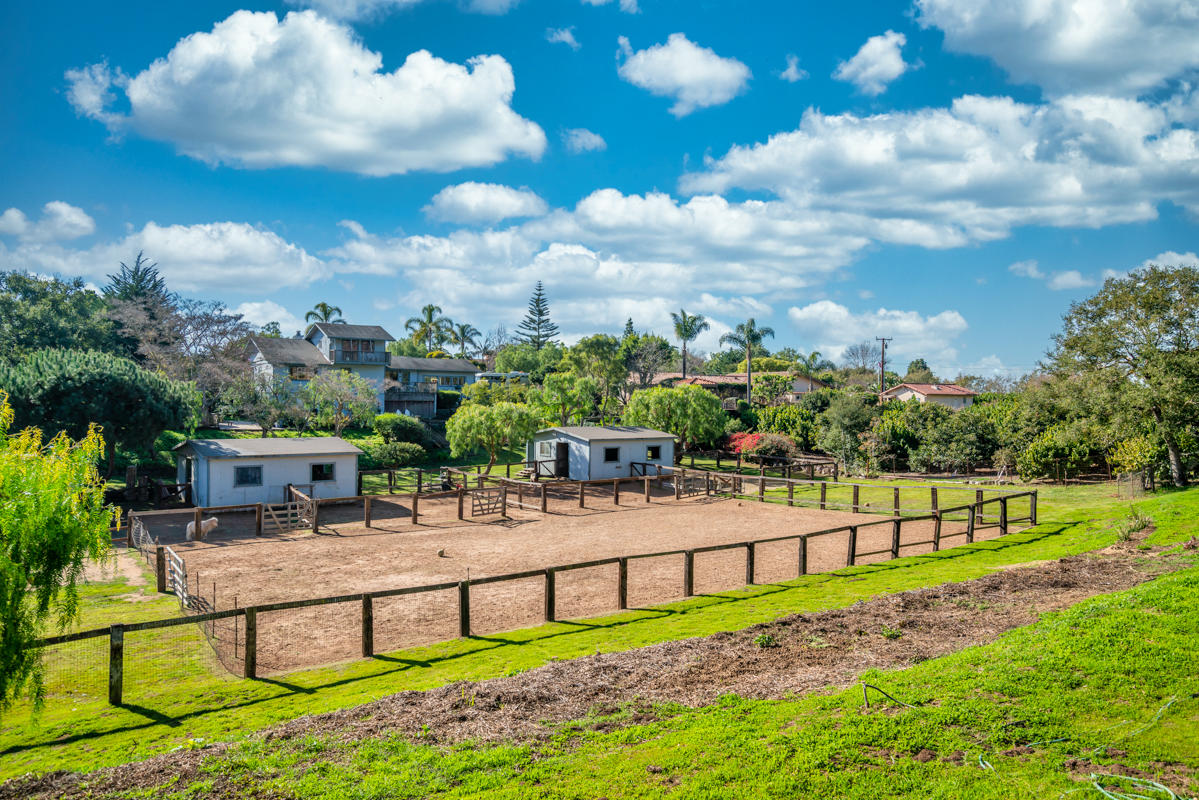 7031 Shepard Mesa Road Carpinteria, CA 93013 - Photo 28 of 30 Horse facilities