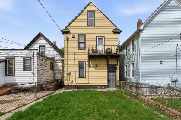 $250,000 | 1422 North 26th Street, Unit 1422A1424, Milwaukee, WI 53205