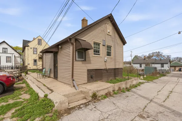 $250,000 | 1422 North 26th Street, Unit 1422A1424, Milwaukee, WI 53205