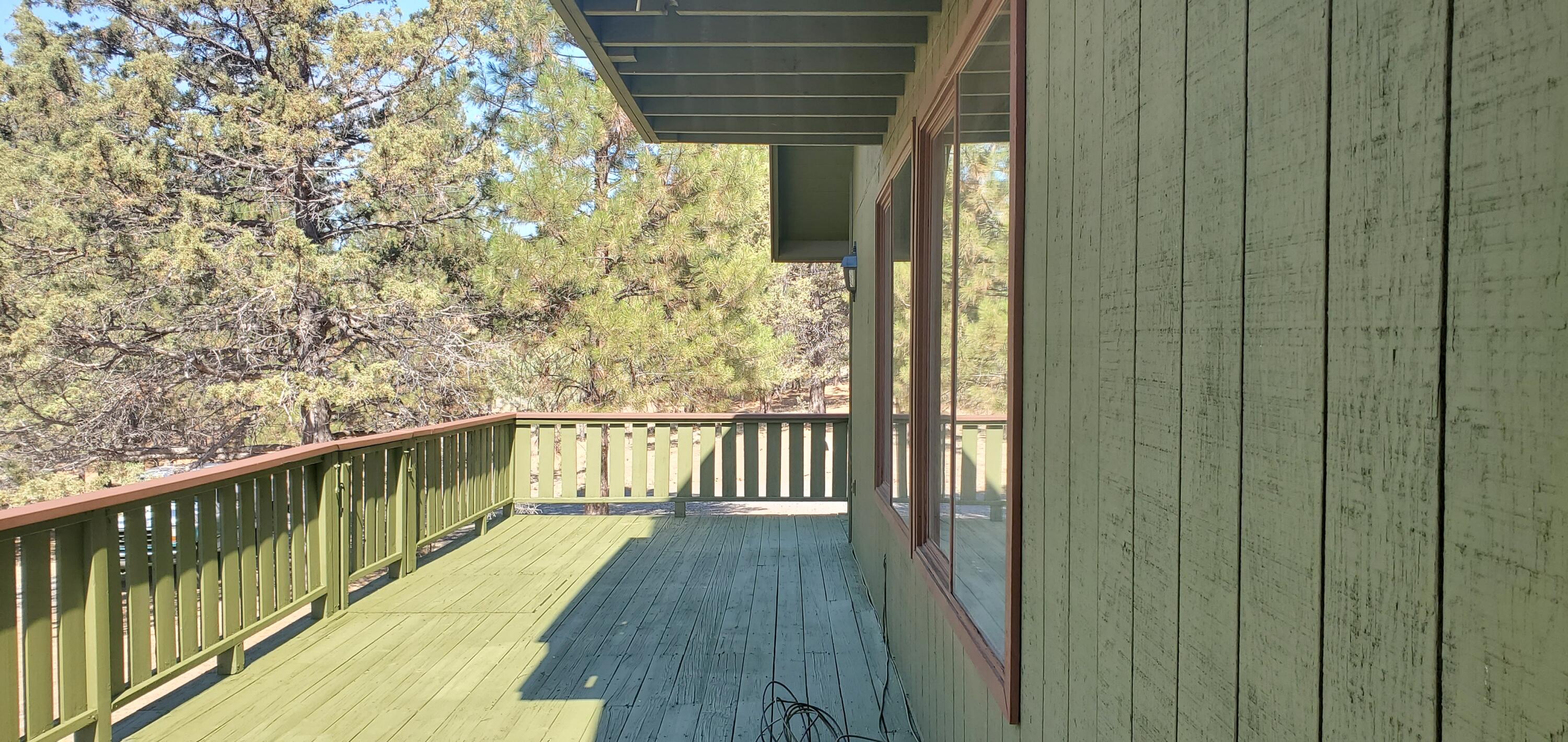 9221 Old Fort Road Klamath Falls, OR 97601 - Photo 5 of 23 Main House