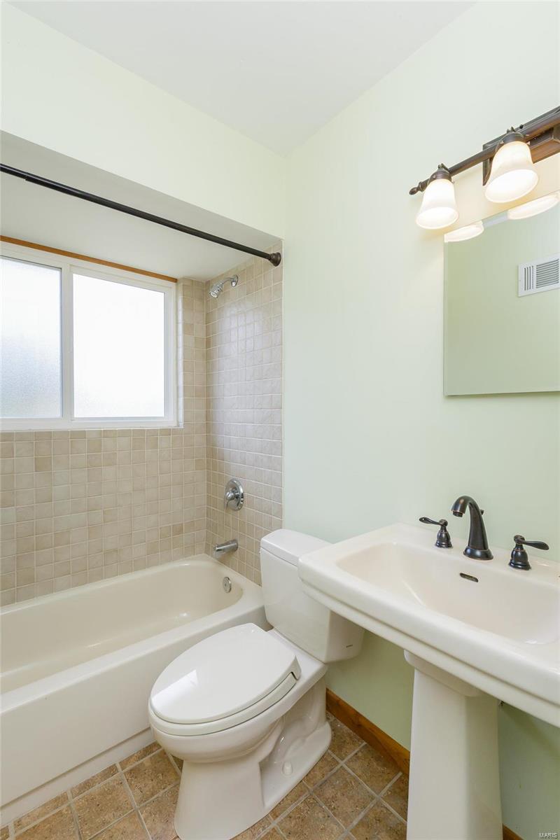 9173 Garber Road St. Louis, MO 63126 - Photo 12 of 26 Gallery Image 12