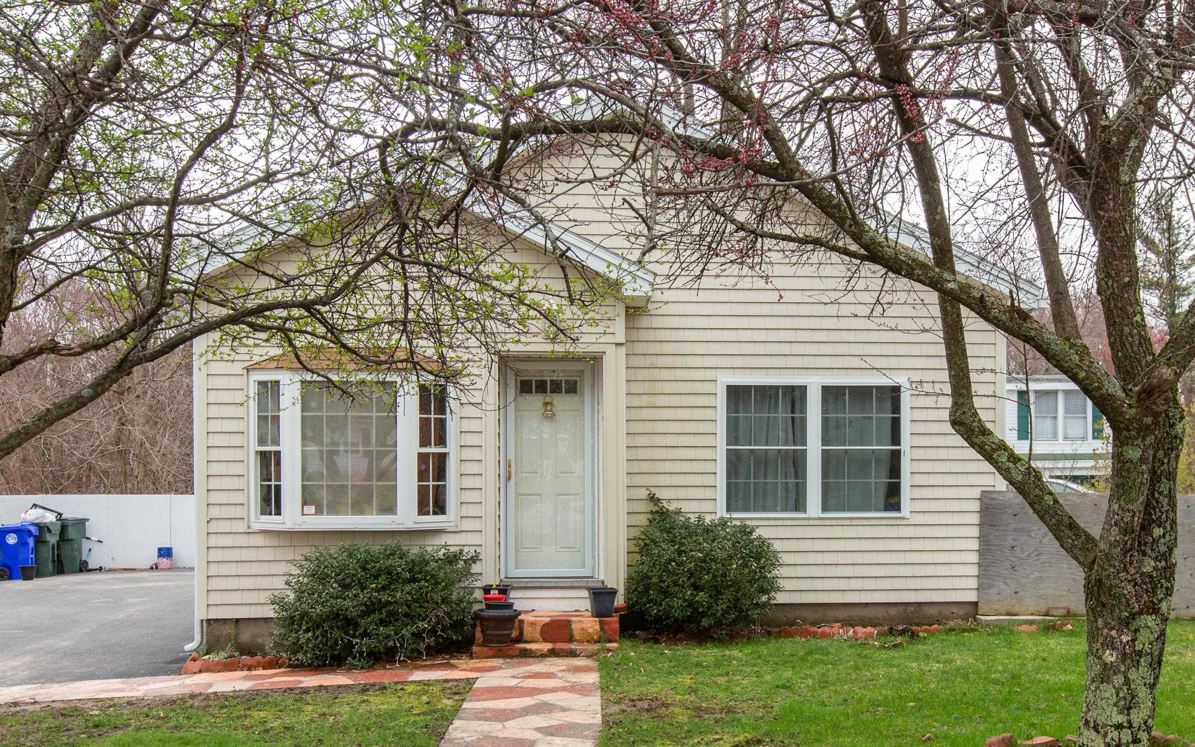 177 South Mammoth Road Manchester, NH 03109 - Photo 2 of 37