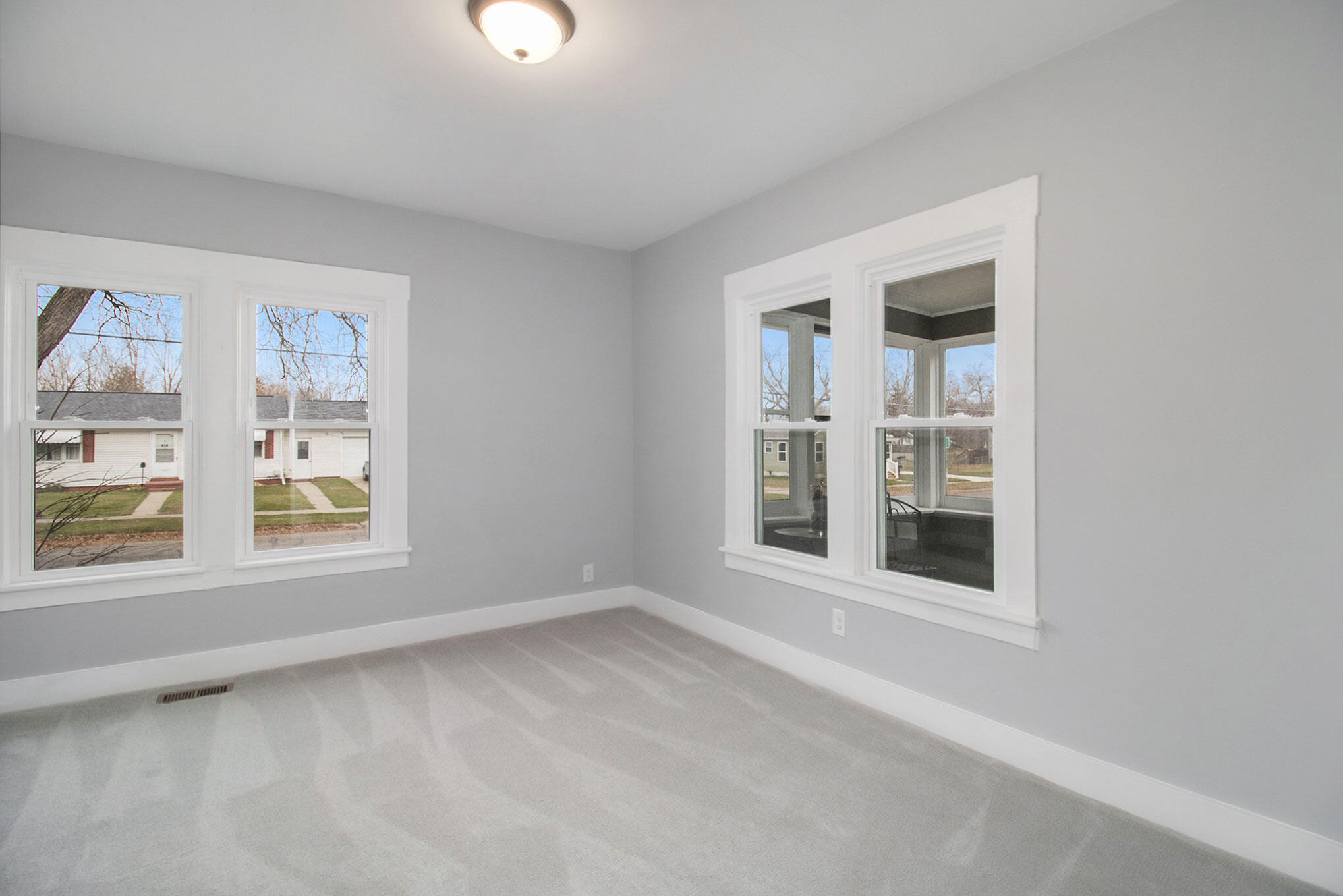930 Spring Street Jackson, MI 49202 - Photo 11 of 26 11