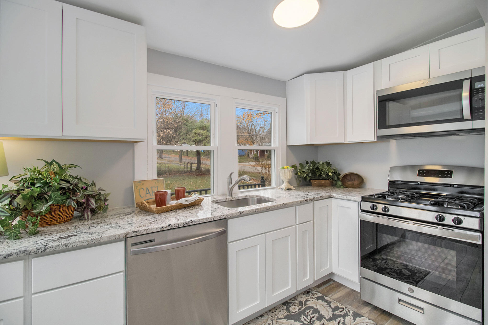 930 Spring Street Jackson, MI 49202 - Photo 9 of 26 9