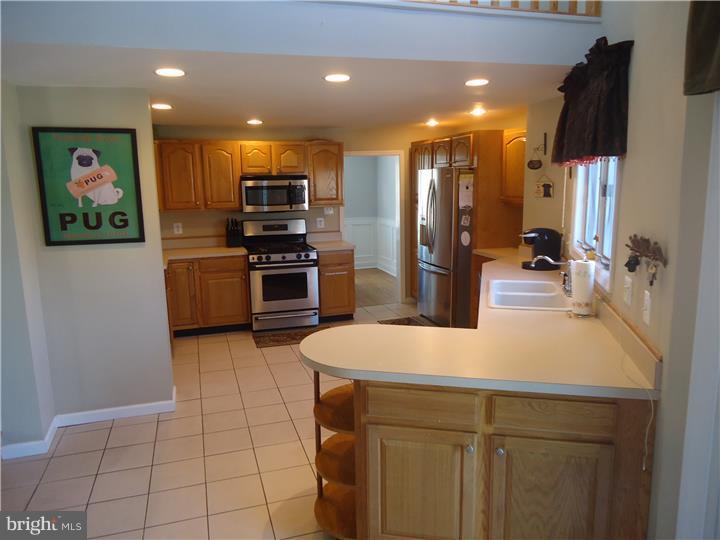 507 Hawarden Road Springfield, PA 19064 - Photo 5 of 19 Kitchen