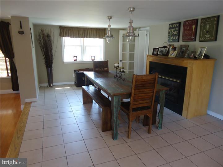 507 Hawarden Road Springfield, PA 19064 - Photo 8 of 19 Breakfast Room