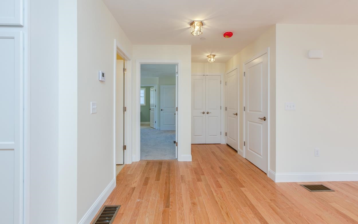 68 Abacoa Road Pelham, NH 03076 - Photo 19 of 33