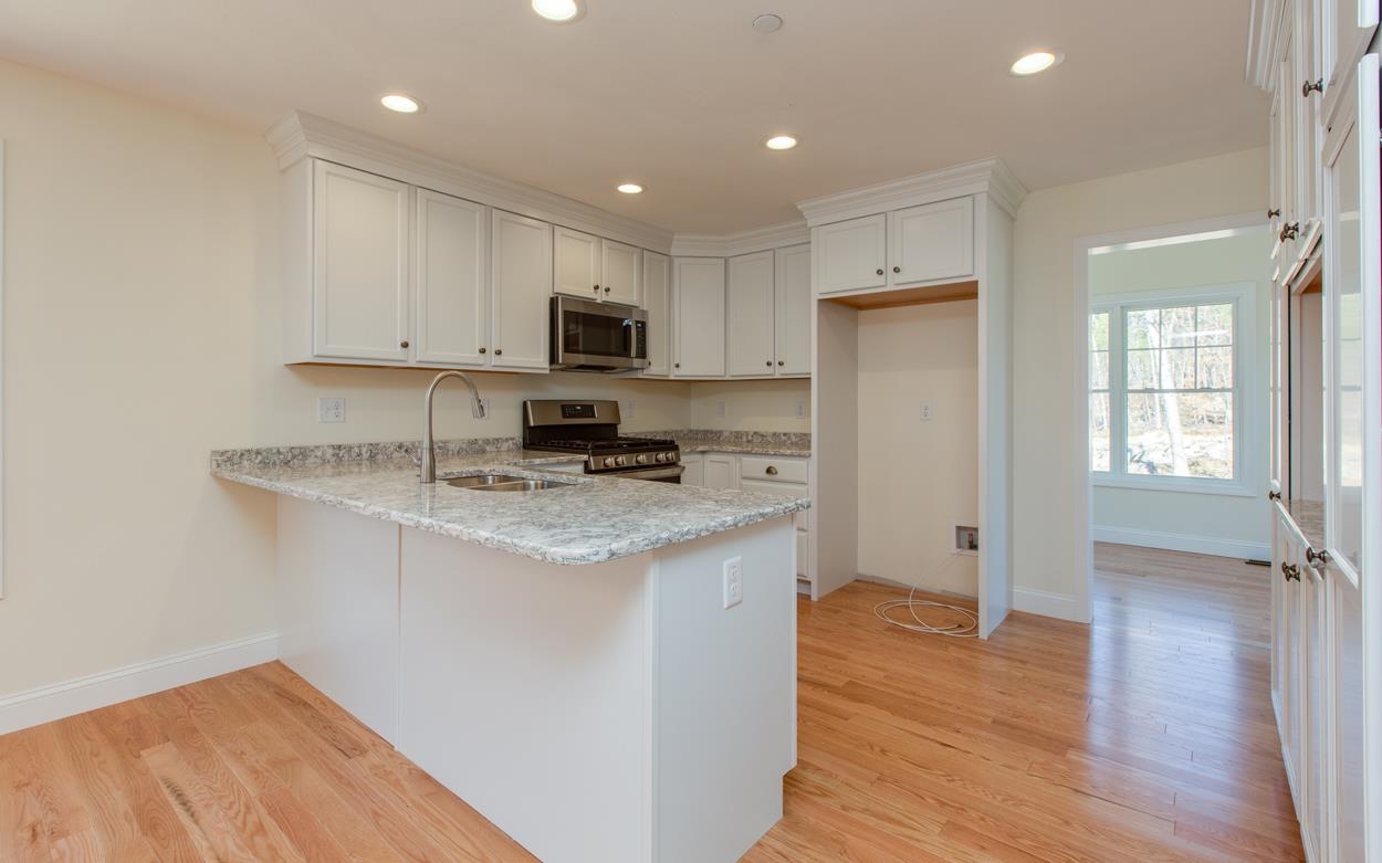 68 Abacoa Road Pelham, NH 03076 - Photo 8 of 33