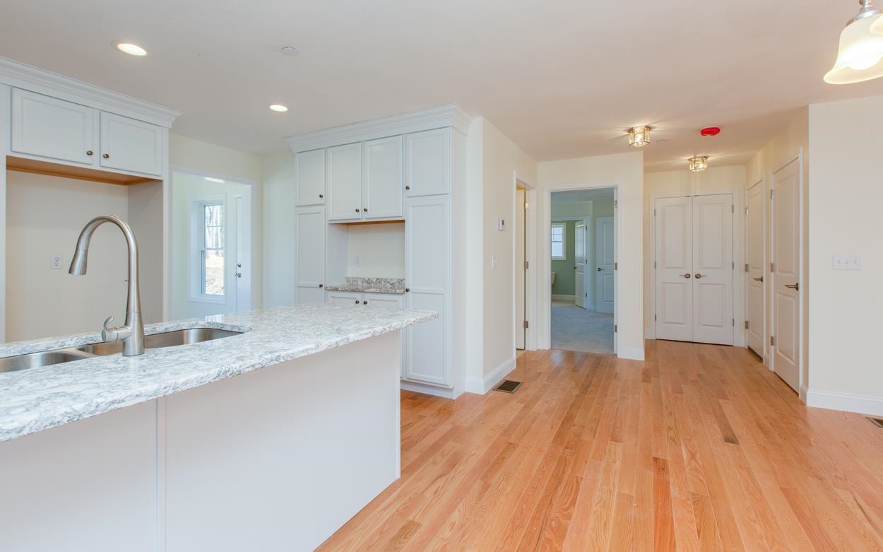 68 Abacoa Road Pelham, NH 03076 - Photo 10 of 33