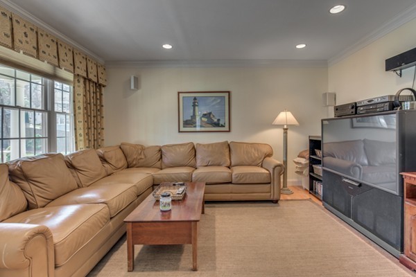 8 McDonald Farm Road Wakefield, MA 01880 - Photo 14 of 29 Gallery Image 14