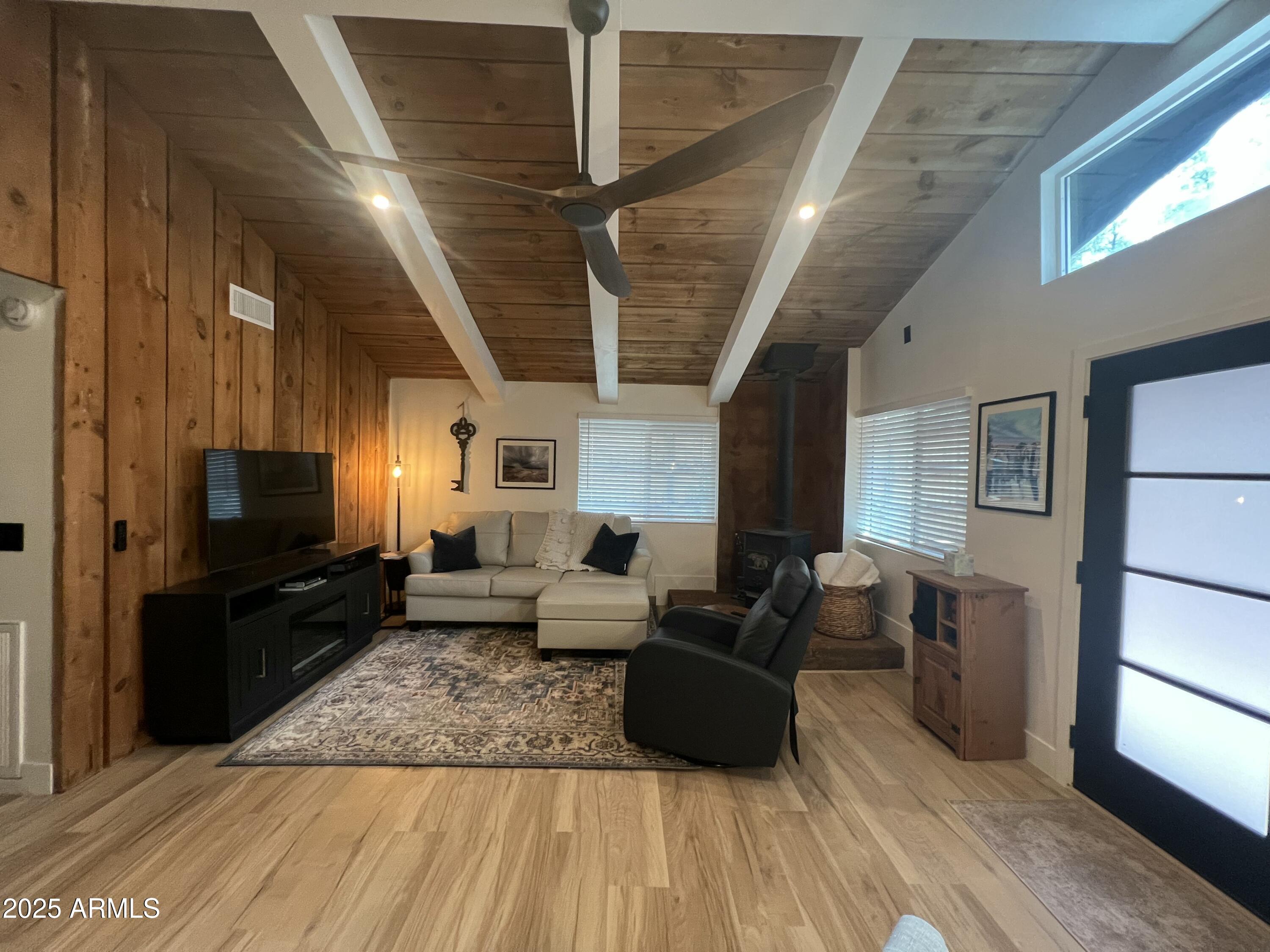 3851 Bloody Basin Road Pine, AZ 85544 - Photo 21 of 35 Great Room