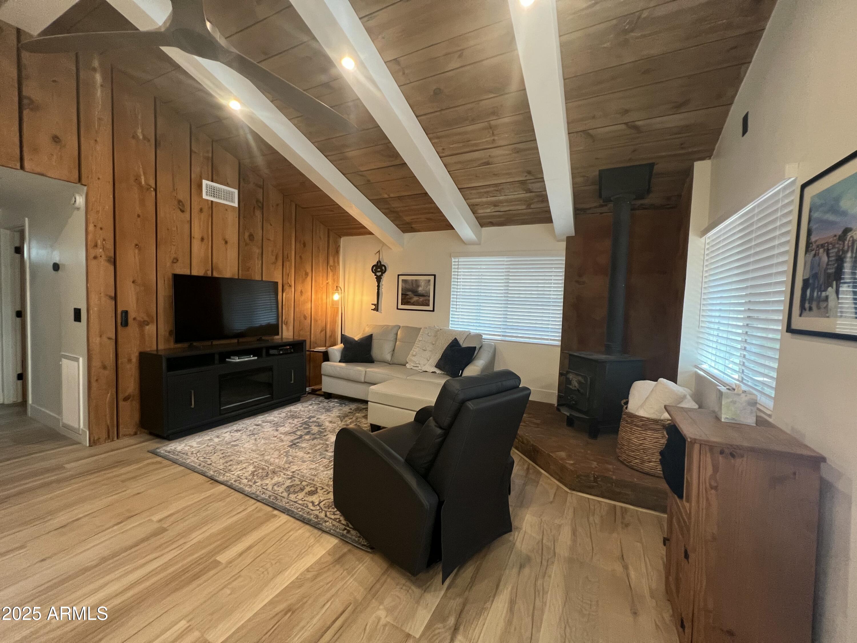 3851 Bloody Basin Road Pine, AZ 85544 - Photo 6 of 35 Great Room