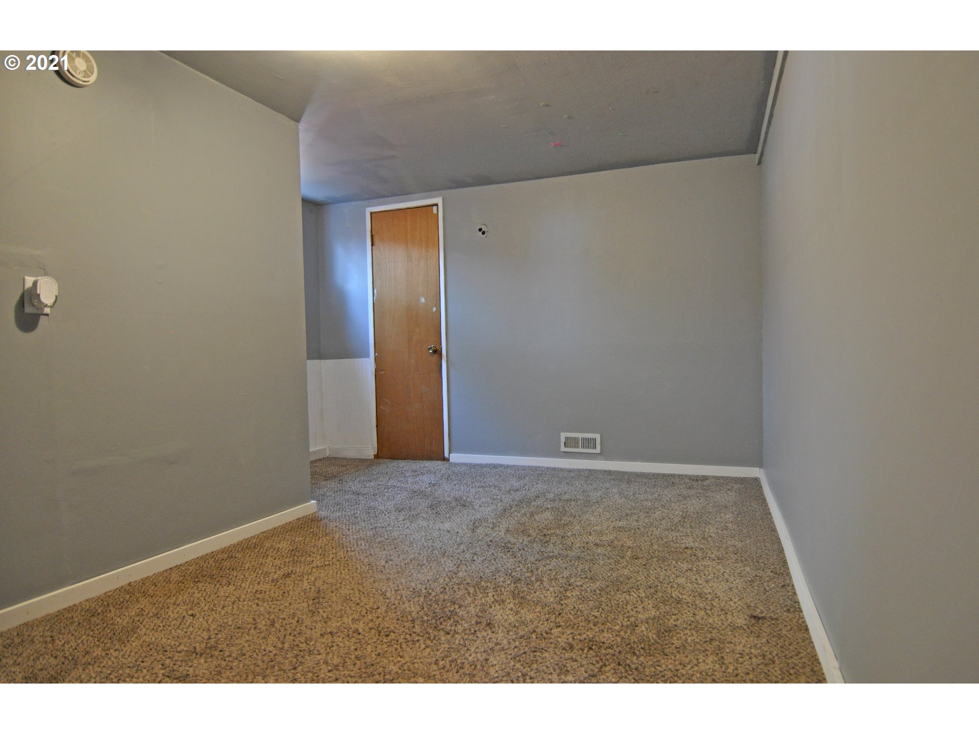 1933 I Street Springfield, OR 97477 - Photo 13 of 23